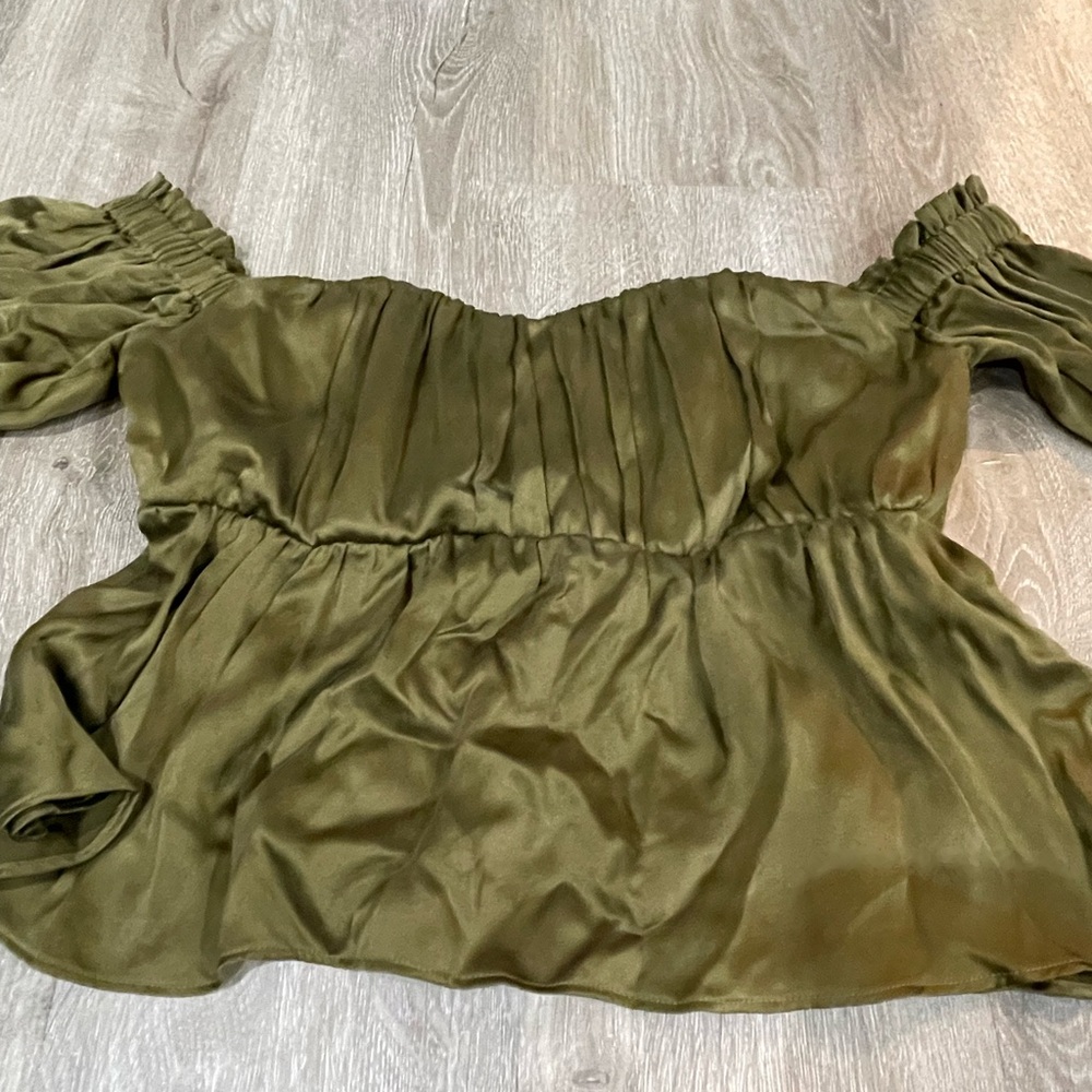 Stone Cold Fox Silk Monte Green Crop Top 1 - Picture 4 of 8